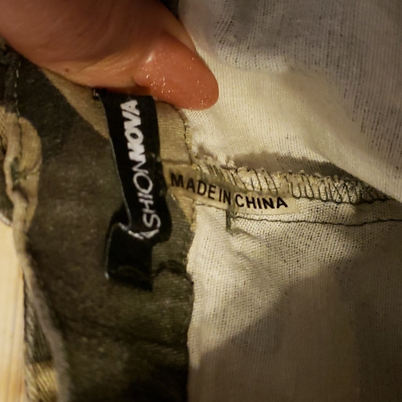 Xs small army fatigue stretch shorts - Picture 5 of 5